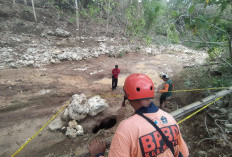  Fenomena Langka! Masuk dalam Lobang, Air Sungai di Blitar Kering Tanpa Sisa