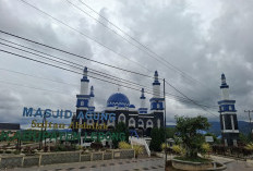Warga Ingin Warna Masjid Agung Sultan Abdullah Dikembalikan, Ini Tanggapan Bupati