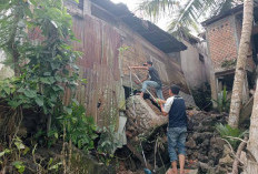 Longsor, Dapur Rumah Warga Desa Kembang Seri Kepahiang Nyaris Ambruk 