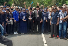 Daftar Cabup dan Cawabup Naik Becak, Windra: Kami Anak Petani, Saya Mantan Tukang Cuci Mobil 