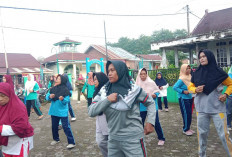 Ratusan Lansia Desa Pekalongan Kabupaten Kepahiang Ikuti Senam Sehat
