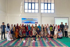 Program TPBIS: Pustakawan Dilatih Merangkai Ucapan Papan Bunga