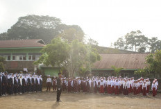 Kelurahan Tangsi Baru Kabupaten Kepahiang Gelar Upacara HUT KemRI Ke-80 Tahun 2025