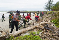 Sambut Hari Juang TNI AD, Korem 041/Gamas Gelar Aksi Bersih Pantai 