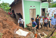 Longsor di Kepahiang, Satu Rumah Ambruk & Korban Cedera Kaki, Rumah Lainnya Terancam!