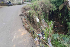 Akibat Longsor, Jalan Pensiunan-Kampung Bogor Semakin Membahayakan