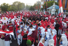 Kemeriahan Kirab Bendera Bengkulu, Bentuk Formasi 79 hingga Antarkan Duplikat Bendera ke Rumah Bung Karno  