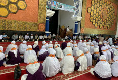 Lepas Keberangkatan 95 CJH, Bupati Azhari Titip Doa untuk Lebong