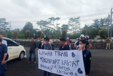 Soal Jalan Longsor di Talang Ratu, Ikatan Pelajar, Mahasiswa dan Masyarakat Lebong Gruduk Kantor Bupati