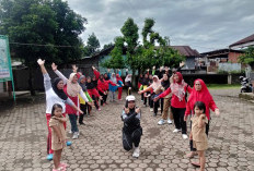 Senam Lansia, Merajut Kesehatan dan Kebersamaan di Desa Karang Anyar