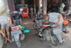 Motor Warga Temdak Bongkar Mesin Setelah Isi BBM Bercampur Air