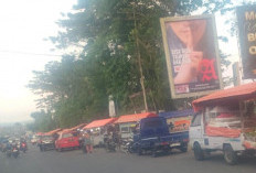 BAHAYA! Pedagang Buah di Depan Pasar Kepahiang Kembali Melanggar Aturan