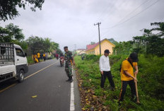 Polsek Padang Ulak Tanding dan TNI Bersihkan Jalan Lintas Curup-Lubuklinggau