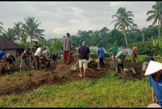 Simbol Kekompakan, Warga Desa Karang Tengah Gotong Royong Bangun Masjid Taqwa