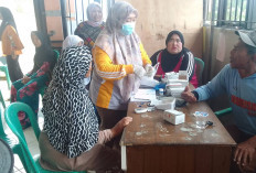 Warga Desa Temdak Cek Kesehatan Gratis