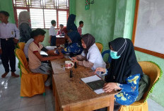 Skrining Kesehatan di SMPN 2 Seberang Musi, Upaya Menjaga Kesehatan Siswa