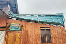 Angin Kencang! Hasil Panen Menurun, Atap Rumah di Kabawetan Rusak 