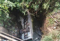 Truk Muatan 21 Ton Kopi Terjun ke Sungai di Jembatan Gardu, 2 Orang Luka Ringan