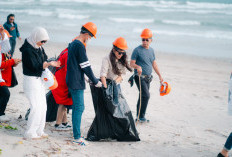 Pulang Kampung, Cawakot Bengkulu Agi Bersih-bersih Sampah di Pantai Panjang