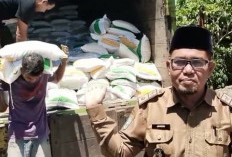 Lurah Pasar Ujung Pastikan Beras Bantuan Tepat Sasaran 