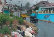 Jelang Lebaran, Banyak Tumpukan Sampah di Ruas Jalan Kabupaten Kepahiang 