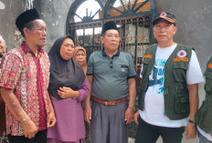 Kunjungi Rumah Korban Kebakaran di Kepahiang: Bupati dan Rombongan Berikan Bantuan & Pastikan Pengobatan Grati