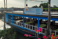 Nikmati Soto Banjar di Restoran Terapung Kota Seribu Sungai Banjarmasin