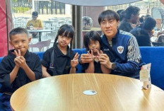 Coach Shin Tae-yong Berbagi Kebahagiaan Bersama Anak Down Syndrome