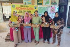 33 KPM Desa Cinta Mandi Terima Bantuan Makanan Tambahan