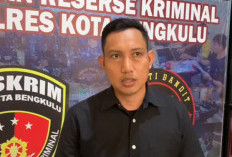 Korupsi Dana BOS untuk Judi Online, Kepsek dan Bendahara SMPN di Bengkulu Ditahan