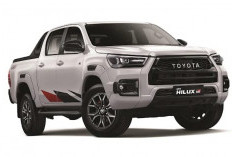Toyota New Hilux GR Sport: Mobil Double Cabin Powerful 