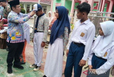 Mukomuko Lanjutkan Program Bantuan Seragam Sekolah Gratis