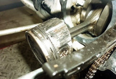 Bikin Piston Motor Rusak, Hindari 4 Kebiasaan Buruk Ini Saat Berkendara