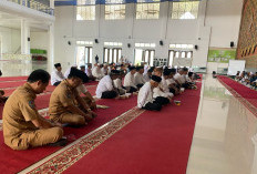 Manasik Haji, Bupati Azhari Minta CJH Jaga Kesehatan dan Kebugaran