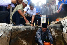 Bupati Syamsul Letakkan Batu Pertama Pembangunan Masjid Desa Sumber Urip