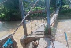 Rusak Parah Diterjang Banjir Bandang, Jembatan Gantung Pelabuhan Talang Leak Segera Dibangun