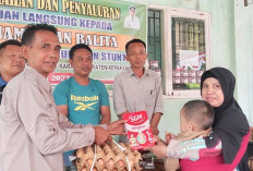 Bagikan Makanan Bergizi, Pemdes Taba Saling Cegah Stunting