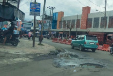 Jalan Rusak di Kota Kepahiang, Pengendara: Jangan Hanya Tambal Sulam