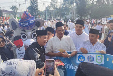 KPU Kepahiang Bagikan Stiker dan Boneka Si Dalang Pilkada 2024