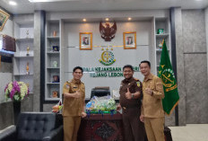 Bupati dan Wabup Rejang Lebong Beri Kejutan Ultah Kajari