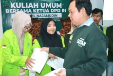 Ketua DPD RI Salurkan Beasiswa PIP di Rejang Lebong