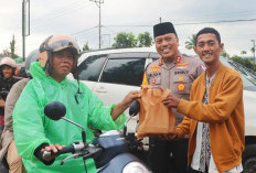 Polres Kepahiang dan Media Turun ke Jalan: Bagikan Ratusan 'Paket Bukoan' ke Masyarakat