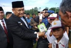 Berikut Jadwal Pembagian Seragam dan Peralatan Sekolah Gratis di Bengkulu Tengah