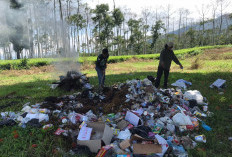 Tumpukan Sampah Menggunung di Objek Wisata Kabawetan Kepahiang 