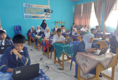 Sistem Online, UAS di SMPN 2 Tebat Karai Gunakan Chromebook