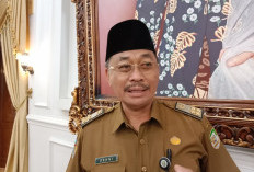 Suplay Terlambat Sebabkan Antrean Panjang di SPBU
