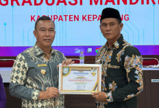 Kecamatan Seberang Musi Diganjar Penghargaan Graduasi Mandiri Oleh Bupati Kepahiang 