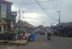 Sudah Dua Kali Diberi Peringatan, Masih Ada PKL di Atas Trotoar 