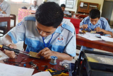 SMK Diminta Punya Kurikulum Adaptif: Mendikdasmen Abdul Mu'ti untuk Imbangi Orientasi Pasar