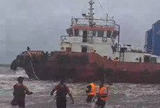 Kapal Titan 33 dan Tongkang Dihantam Badai, 10 Orang Dievakuasi